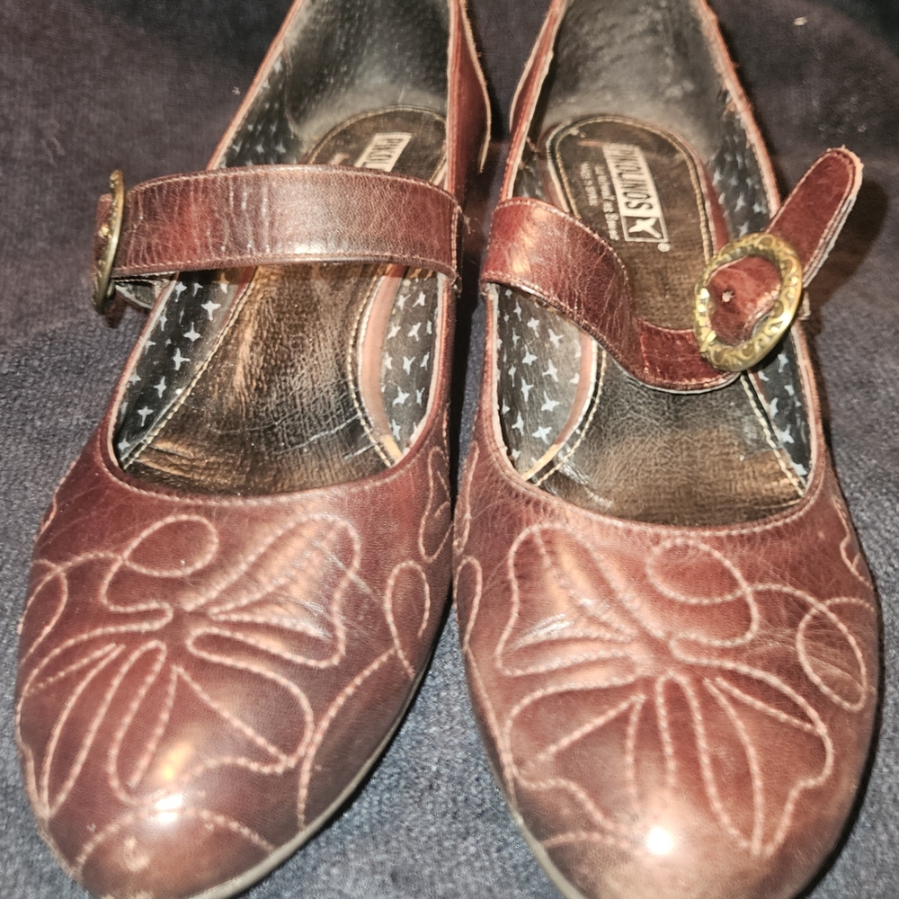 PIKOLINOS Size 7 Brown Low Heels with Gold Buckle - Picture 9 of 13